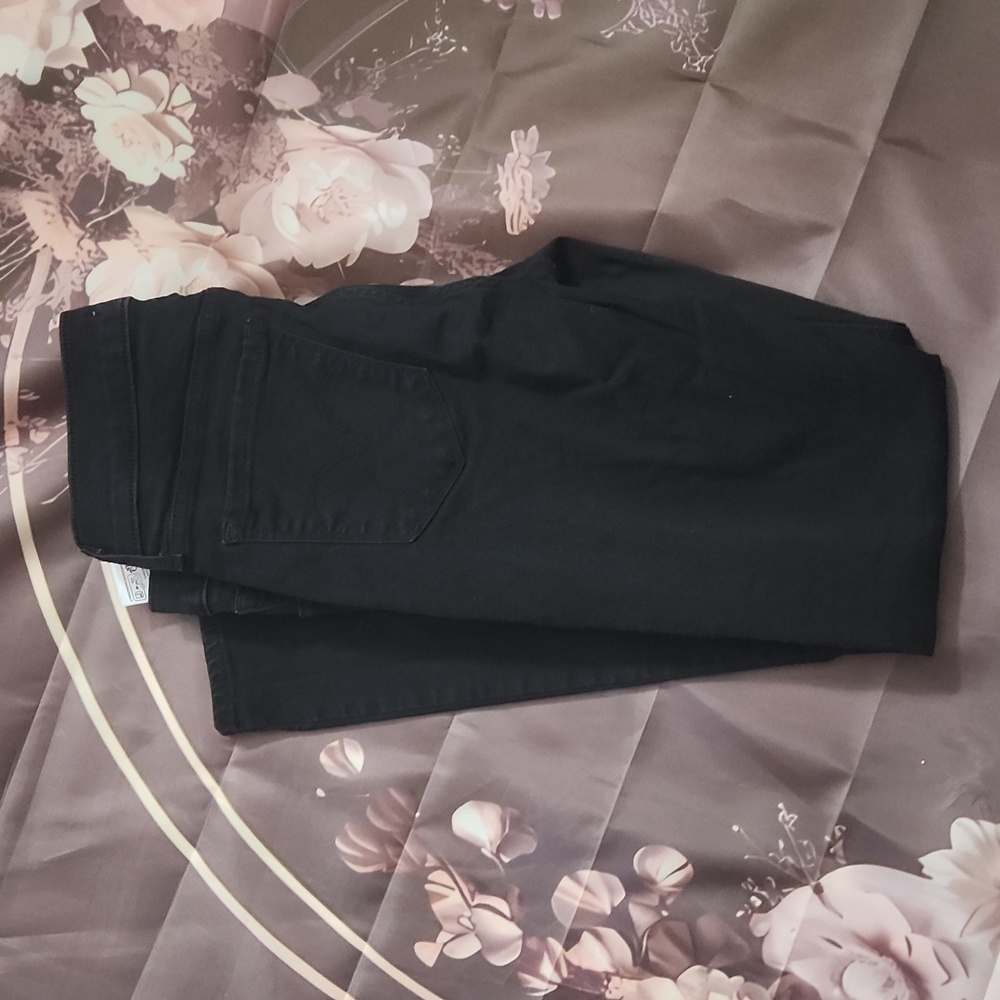 WOMANS LEVIS 311 SHAPING SKINNY JEANS SIZE 28